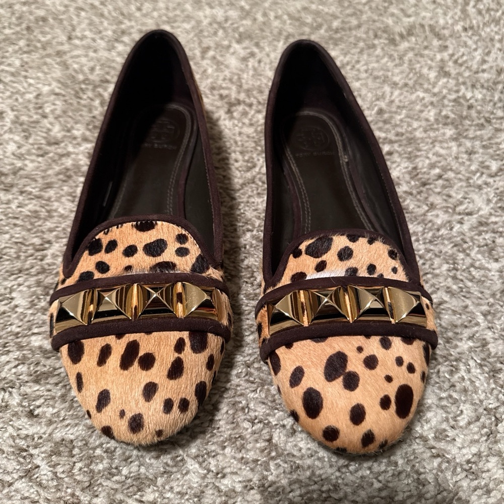 Tory Burch Animal Print Flats with Gold Studs - Picture 1 of 8